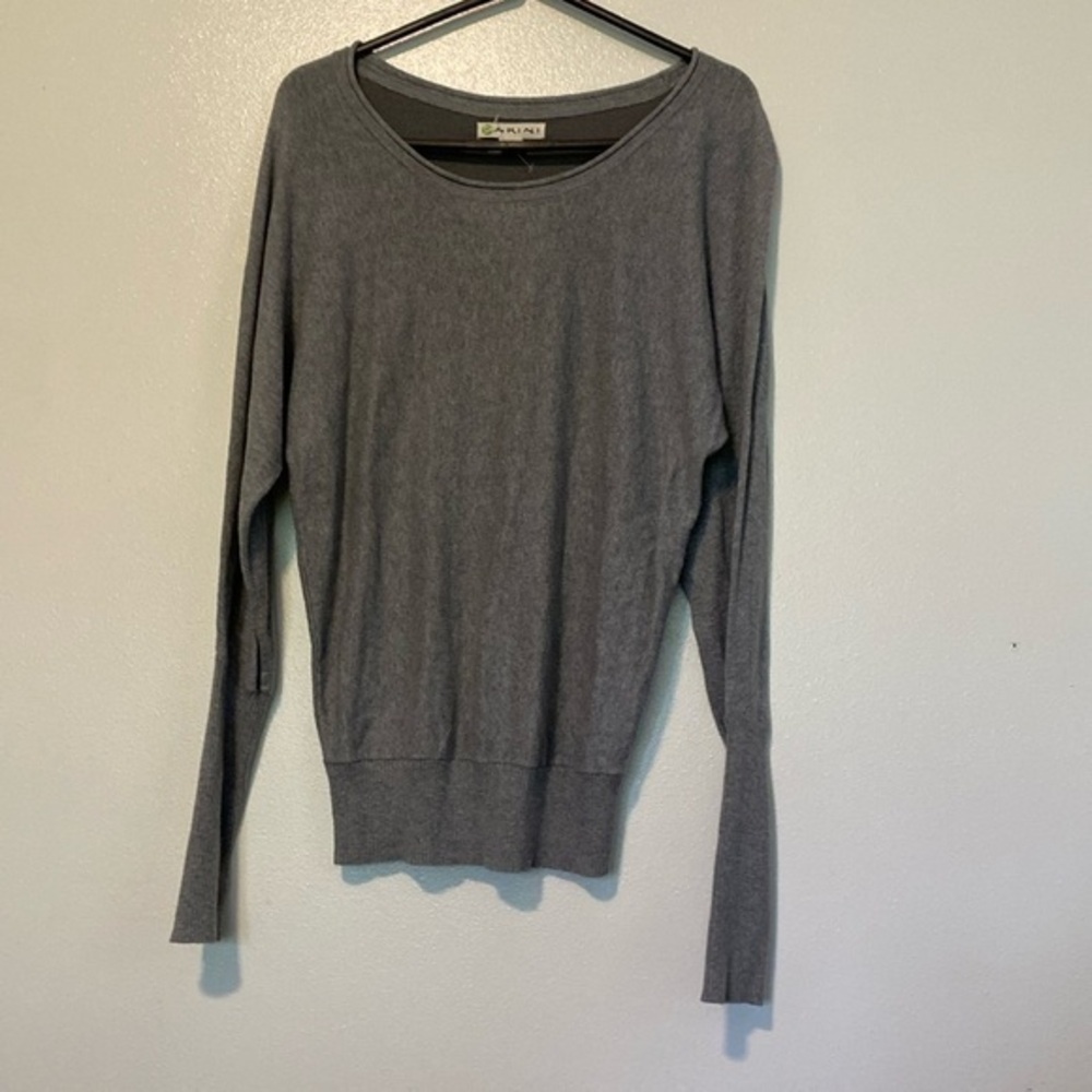 Akini heather grey long rib sleeve thumb hole cashmere blend sweater med…